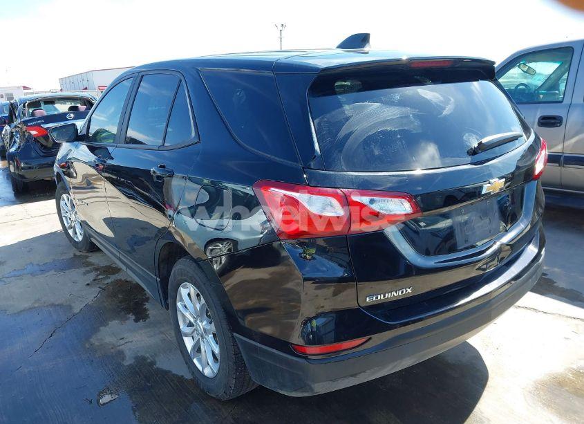 Photo 3 of 2021 Chevrolet Equinox FWD LS (VIN 2GNAXHEV7M6113533)