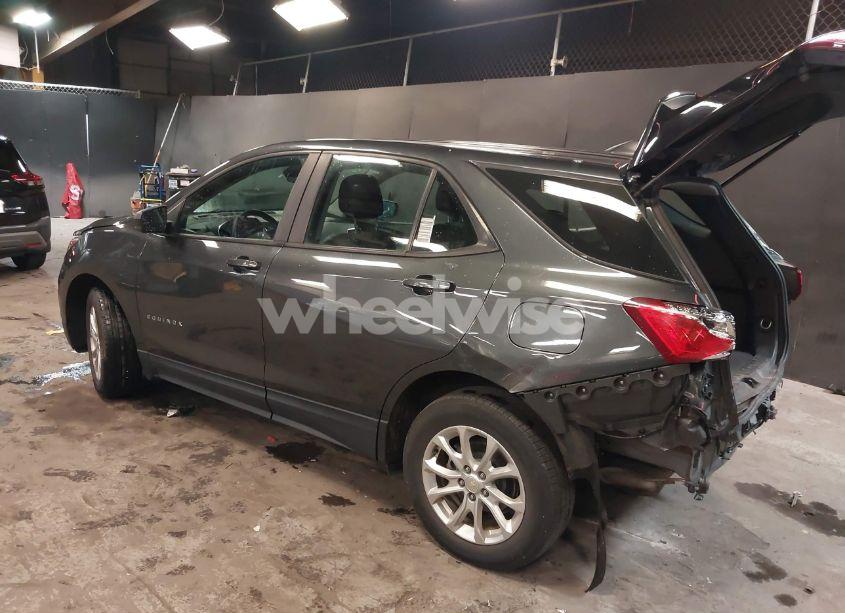 Photo 3 of 2021 Chevrolet Equinox FWD LS (VIN 2GNAXHEV7M6117064)
