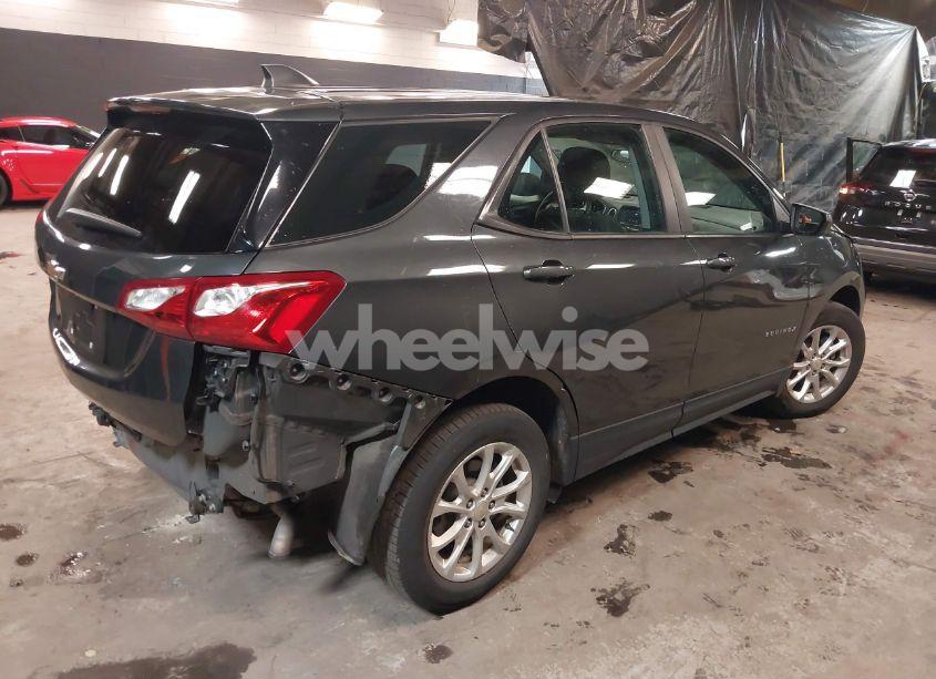 Photo 4 of 2021 Chevrolet Equinox FWD LS (VIN 2GNAXHEV7M6117064)