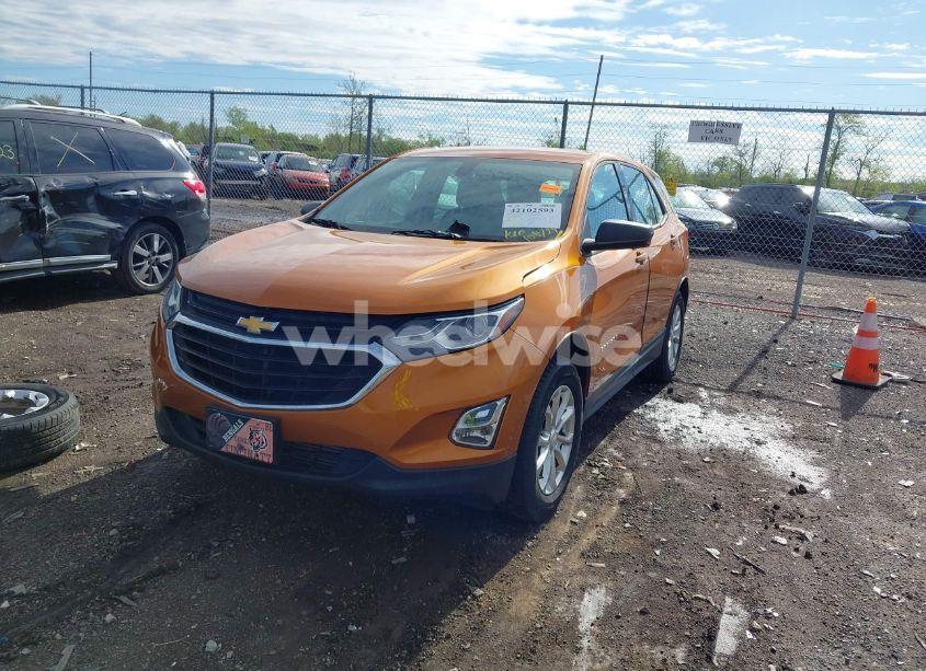 Photo 2 of 2018 Chevrolet Equinox LS (VIN 2GNAXHEV8J6131387)