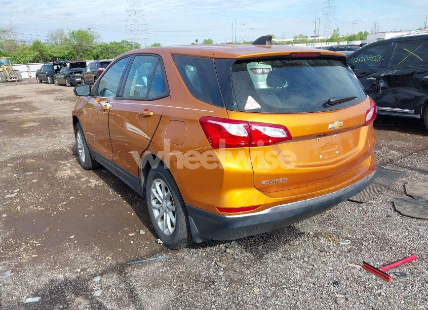 Photo 3 of 2018 Chevrolet Equinox LS (VIN 2GNAXHEV8J6131387)