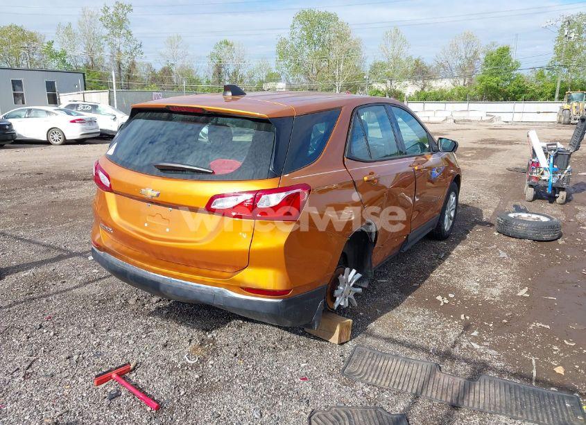 Photo 4 of 2018 Chevrolet Equinox LS (VIN 2GNAXHEV8J6131387)