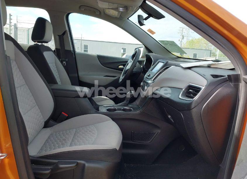 Photo 5 of 2018 Chevrolet Equinox LS (VIN 2GNAXHEV8J6131387)