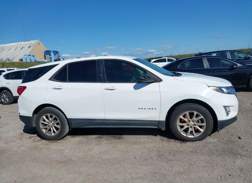 Photo 13 of 2018 Chevrolet Equinox LS (VIN 2GNAXHEV8J6174966)
