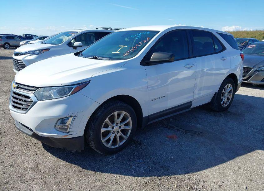 Photo 2 of 2018 Chevrolet Equinox LS (VIN 2GNAXHEV8J6174966)