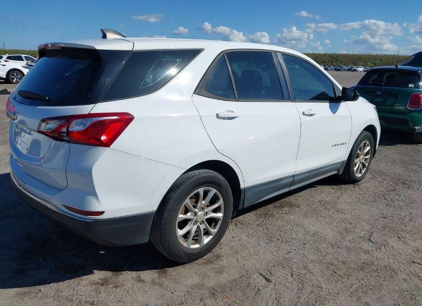 Photo 4 of 2018 Chevrolet Equinox LS (VIN 2GNAXHEV8J6174966)