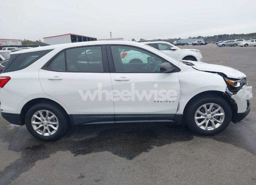 Photo 13 of 2018 Chevrolet Equinox LS (VIN 2GNAXHEV8J6205875)