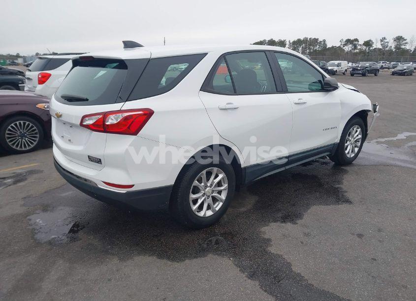 Photo 4 of 2018 Chevrolet Equinox LS (VIN 2GNAXHEV8J6205875)