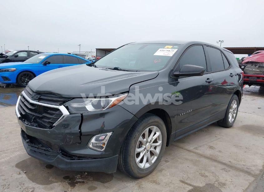 Photo 2 of 2018 Chevrolet Equinox LS (VIN 2GNAXHEV8J6303448)