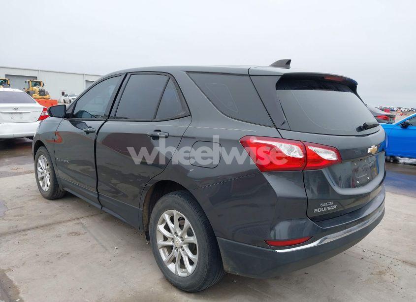 Photo 3 of 2018 Chevrolet Equinox LS (VIN 2GNAXHEV8J6303448)