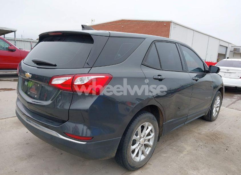Photo 4 of 2018 Chevrolet Equinox LS (VIN 2GNAXHEV8J6303448)