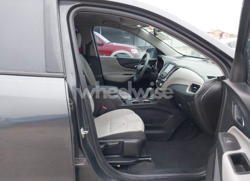 Photo 5 of 2018 Chevrolet Equinox LS (VIN 2GNAXHEV8J6303448)