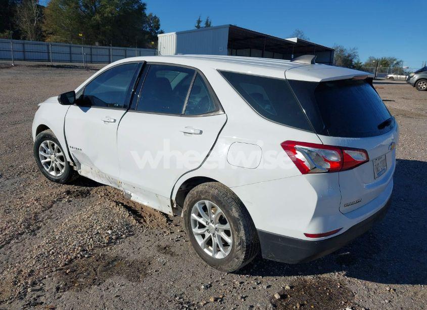 Photo 3 of 2019 Chevrolet Equinox LS (VIN 2GNAXHEV8K6104711)