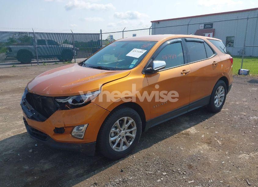 Photo 2 of 2019 Chevrolet Equinox LS (VIN 2GNAXHEV8K6155965)