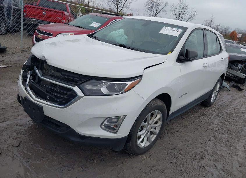 Photo 2 of 2019 Chevrolet Equinox LS (VIN 2GNAXHEV8K6305041)