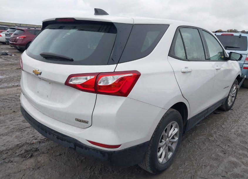 Photo 4 of 2019 Chevrolet Equinox LS (VIN 2GNAXHEV8K6305041)