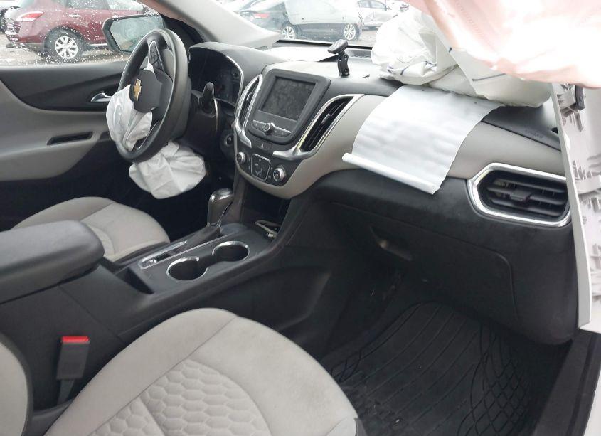Photo 5 of 2019 Chevrolet Equinox LS (VIN 2GNAXHEV8K6305041)