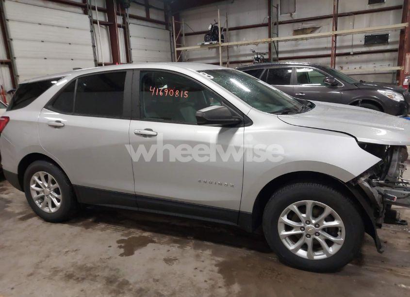 Photo 13 of 2020 Chevrolet Equinox FWD LS (VIN 2GNAXHEV8L6123485)