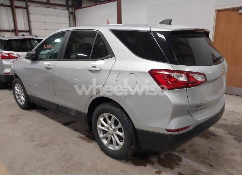 Photo 3 of 2020 Chevrolet Equinox FWD LS (VIN 2GNAXHEV8L6123485)