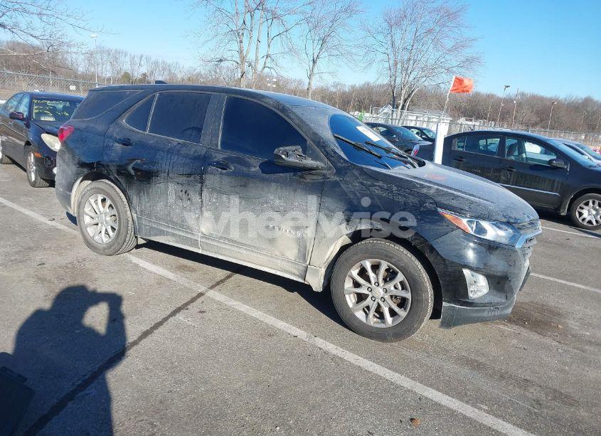 2021 Chevrolet Equinox FWD LS (VIN 2GNAXHEV8M6119387) main photo