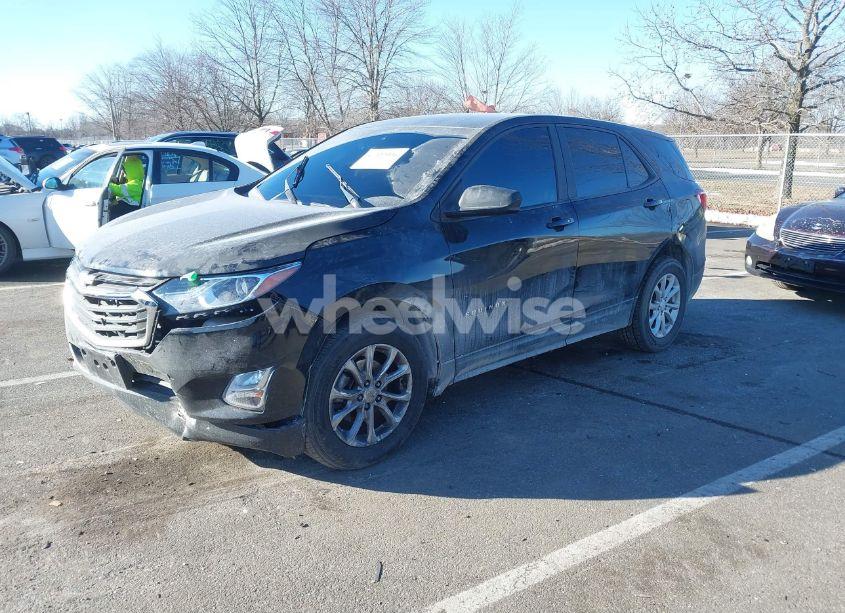 Photo 2 of 2021 Chevrolet Equinox FWD LS (VIN 2GNAXHEV8M6119387)