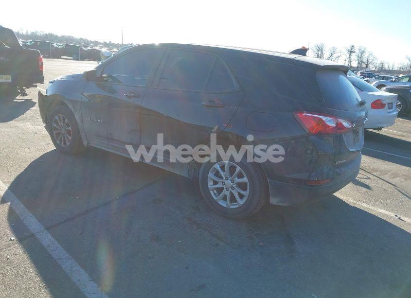 Photo 3 of 2021 Chevrolet Equinox FWD LS (VIN 2GNAXHEV8M6119387)