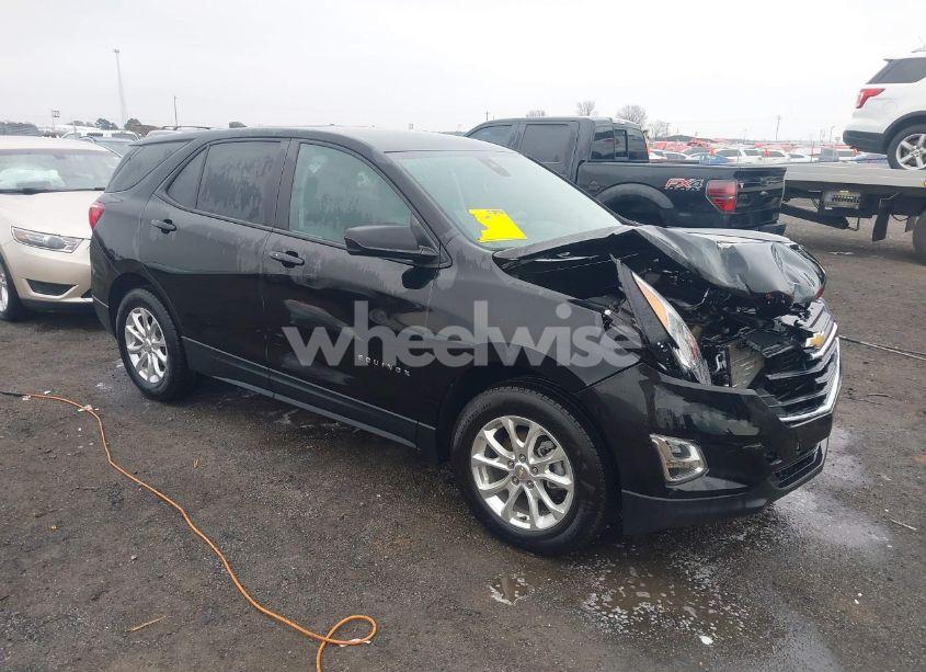 2021 Chevrolet Equinox FWD LS (VIN 2GNAXHEV8M6164443) main photo