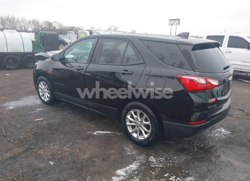 Photo 3 of 2021 Chevrolet Equinox FWD LS (VIN 2GNAXHEV8M6164443)