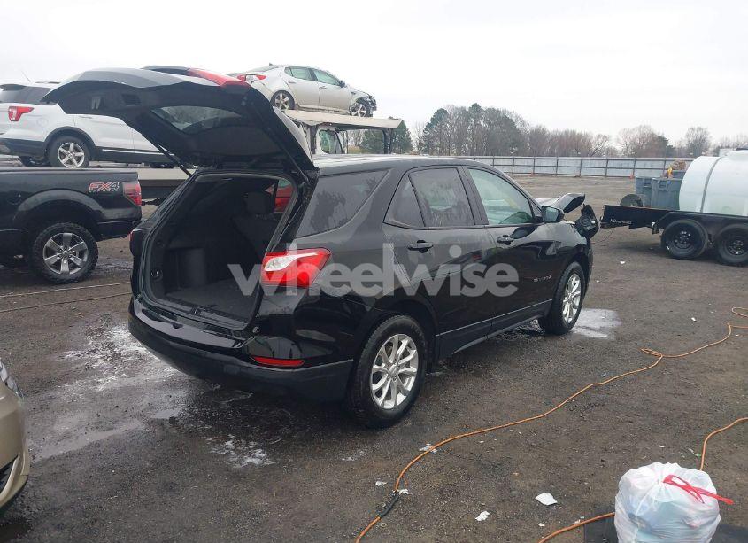 Photo 4 of 2021 Chevrolet Equinox FWD LS (VIN 2GNAXHEV8M6164443)