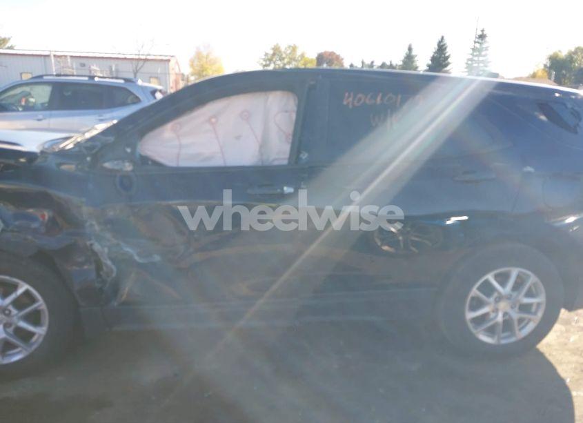Photo 14 of 2022 Chevrolet Equinox FWD LS (VIN 2GNAXHEV8N6121111)