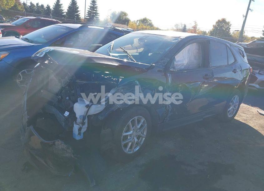 Photo 2 of 2022 Chevrolet Equinox FWD LS (VIN 2GNAXHEV8N6121111)