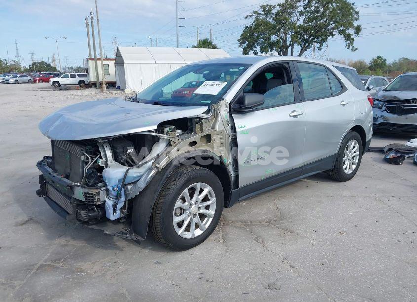 Photo 2 of 2018 Chevrolet Equinox LS (VIN 2GNAXHEV9J6136713)