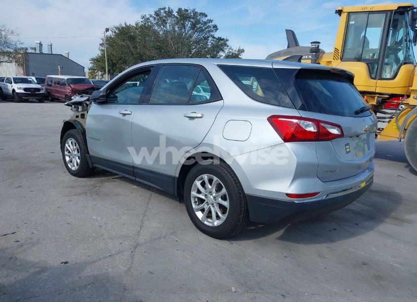 Photo 3 of 2018 Chevrolet Equinox LS (VIN 2GNAXHEV9J6136713)