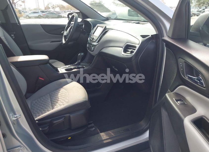 Photo 5 of 2018 Chevrolet Equinox LS (VIN 2GNAXHEV9J6136713)