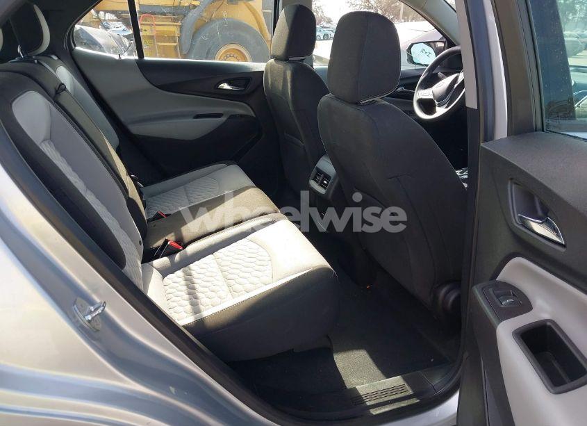 Photo 8 of 2018 Chevrolet Equinox LS (VIN 2GNAXHEV9J6136713)