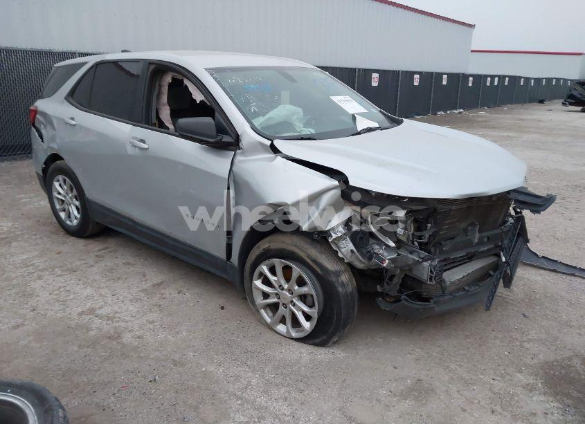 2018 Chevrolet Equinox LS (VIN 2GNAXHEV9J6140762) main photo