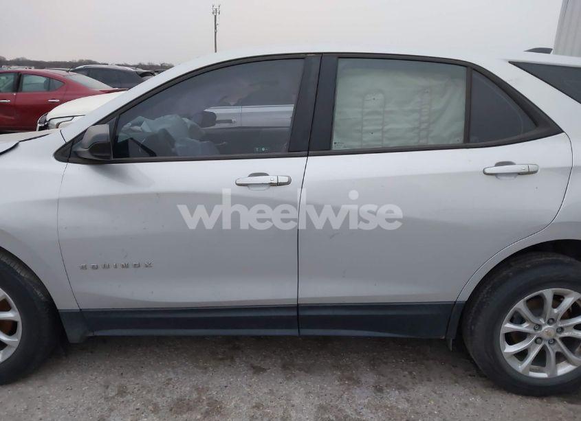 Photo 14 of 2018 Chevrolet Equinox LS (VIN 2GNAXHEV9J6140762)