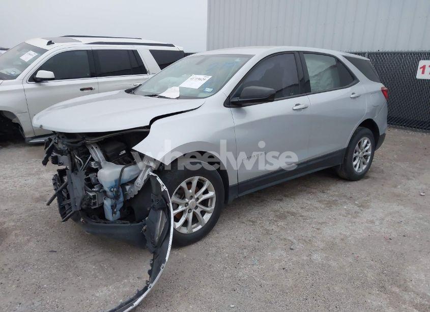 Photo 2 of 2018 Chevrolet Equinox LS (VIN 2GNAXHEV9J6140762)