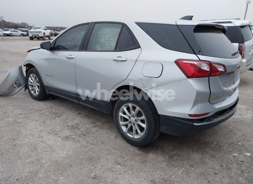 Photo 3 of 2018 Chevrolet Equinox LS (VIN 2GNAXHEV9J6140762)