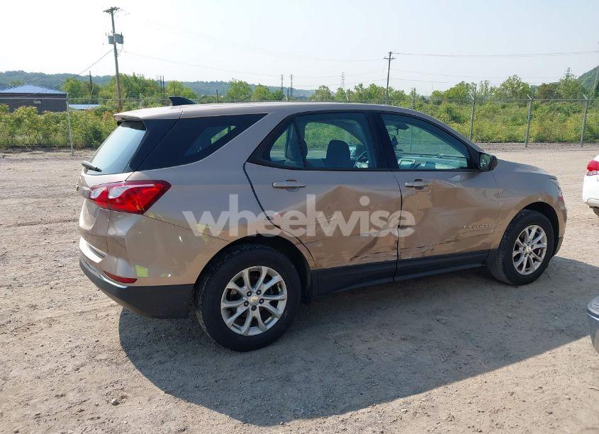 Photo 13 of 2018 Chevrolet Equinox LS (VIN 2GNAXHEV9J6207473)