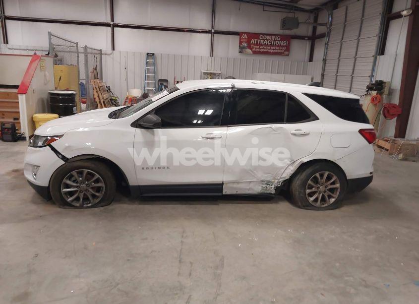 Photo 14 of 2019 Chevrolet Equinox LS (VIN 2GNAXHEV9K6196119)