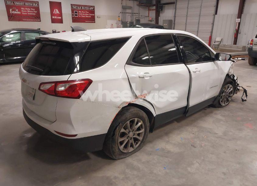 Photo 4 of 2019 Chevrolet Equinox LS (VIN 2GNAXHEV9K6196119)