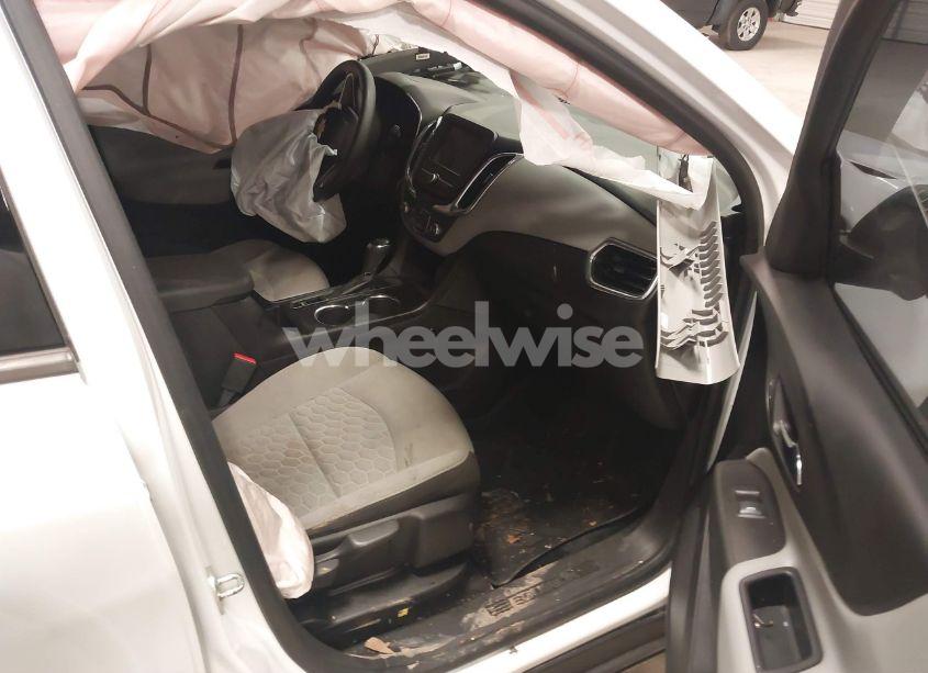 Photo 5 of 2019 Chevrolet Equinox LS (VIN 2GNAXHEV9K6196119)