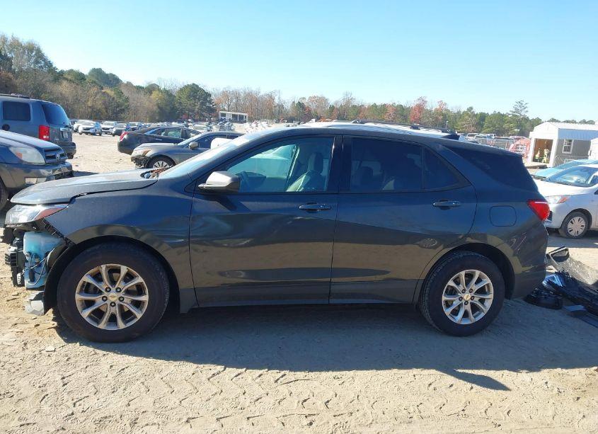 Photo 13 of 2019 Chevrolet Equinox LS (VIN 2GNAXHEV9K6196993)