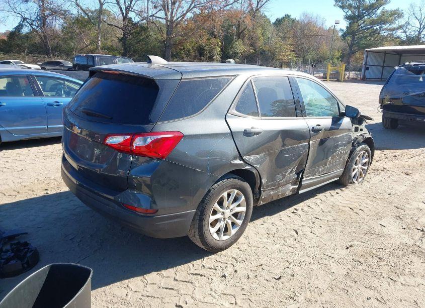 Photo 4 of 2019 Chevrolet Equinox LS (VIN 2GNAXHEV9K6196993)