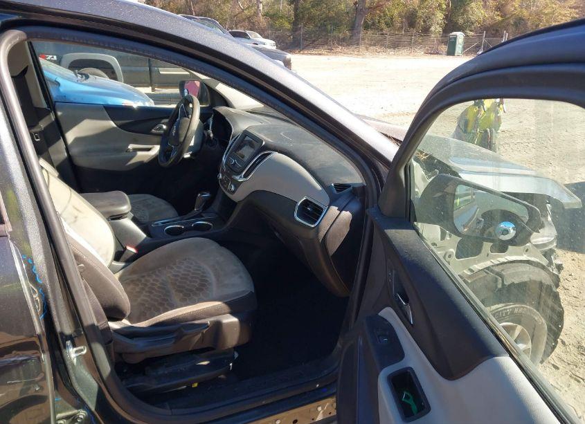 Photo 5 of 2019 Chevrolet Equinox LS (VIN 2GNAXHEV9K6196993)