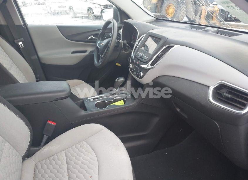 Photo 5 of 2019 Chevrolet Equinox LS (VIN 2GNAXHEV9K6215803)