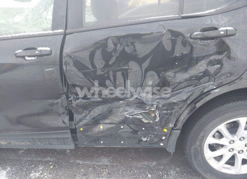 Photo 6 of 2019 Chevrolet Equinox LS (VIN 2GNAXHEV9K6215803)