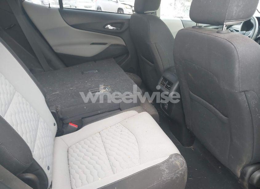 Photo 8 of 2019 Chevrolet Equinox LS (VIN 2GNAXHEV9K6215803)