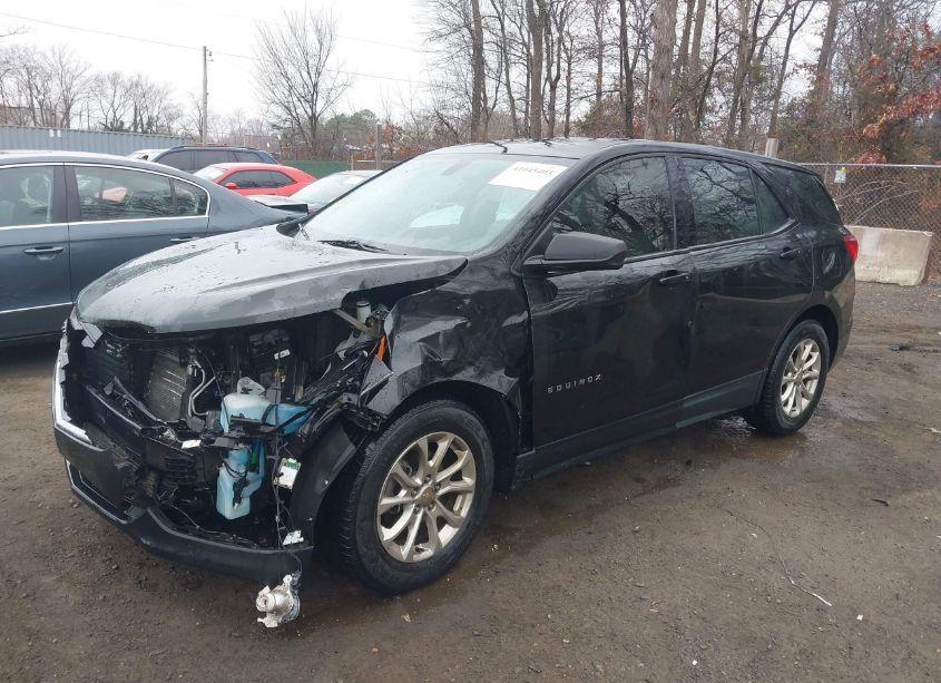 Photo 2 of 2019 Chevrolet Equinox LS (VIN 2GNAXHEV9K6261552)